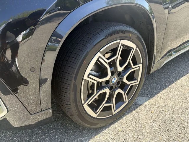 Used 2024 Black BMW xDrive28i image 10