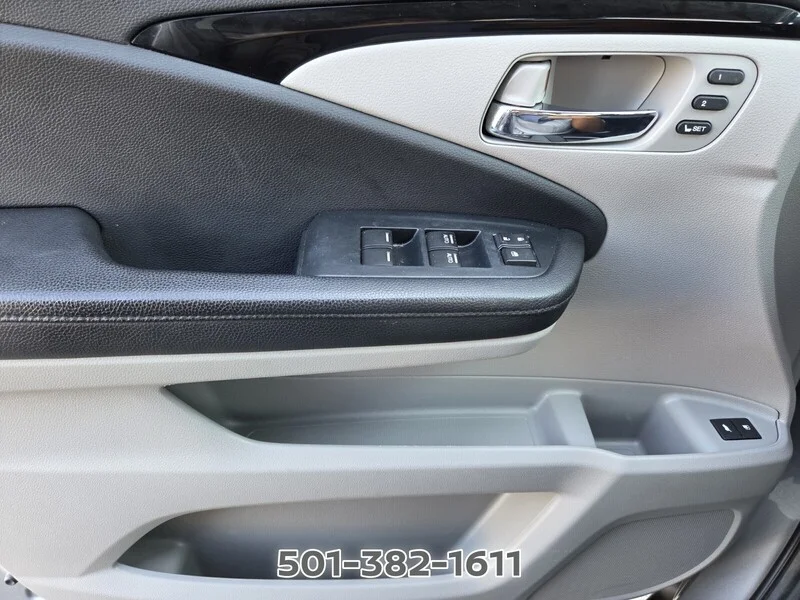 Used 2020 Lunar Silver Metallic Honda TOURING 7-PASSENGER 2WD image 35