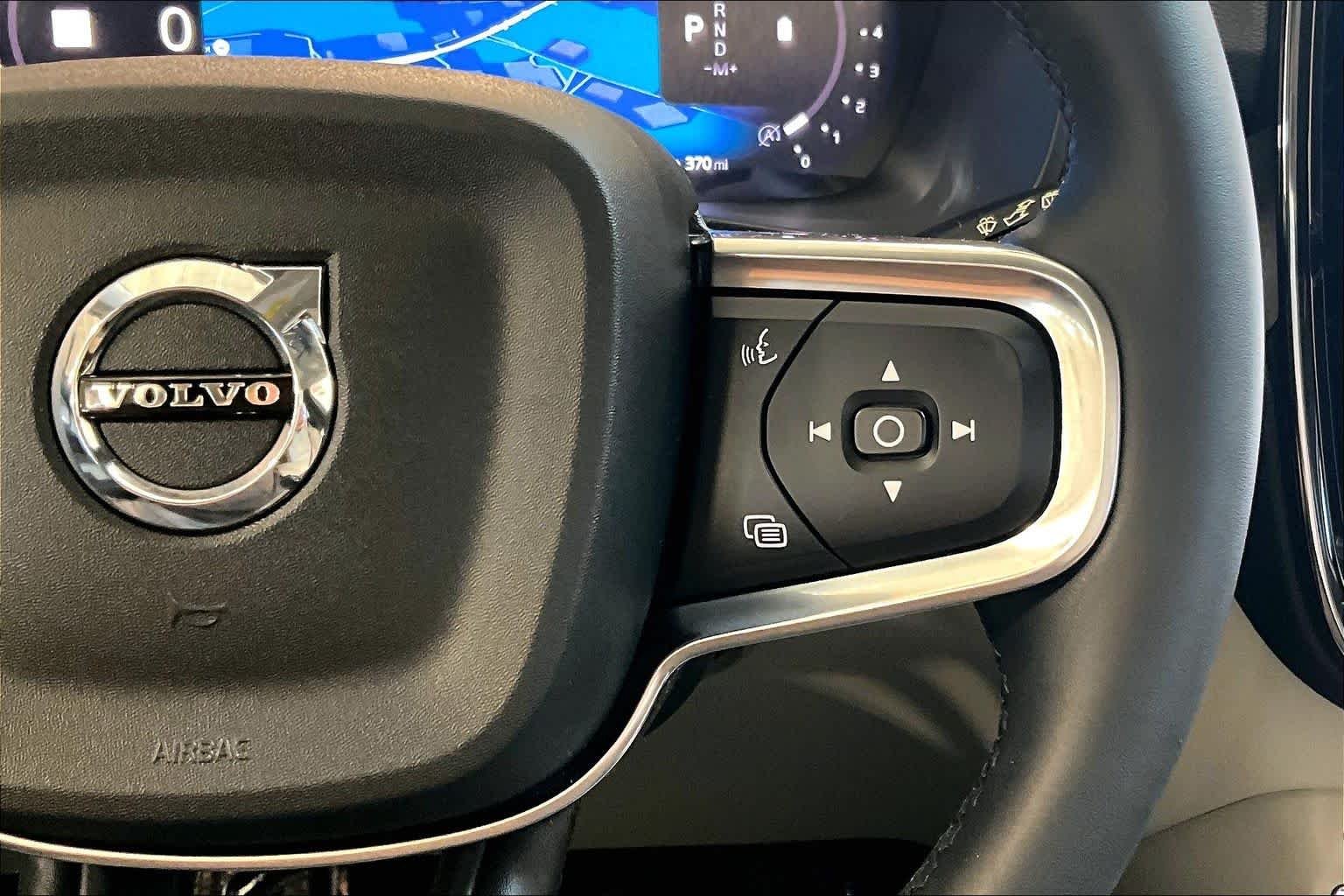 Used 2024 Onyx Black Metallic Volvo Plus Dark Theme image 24