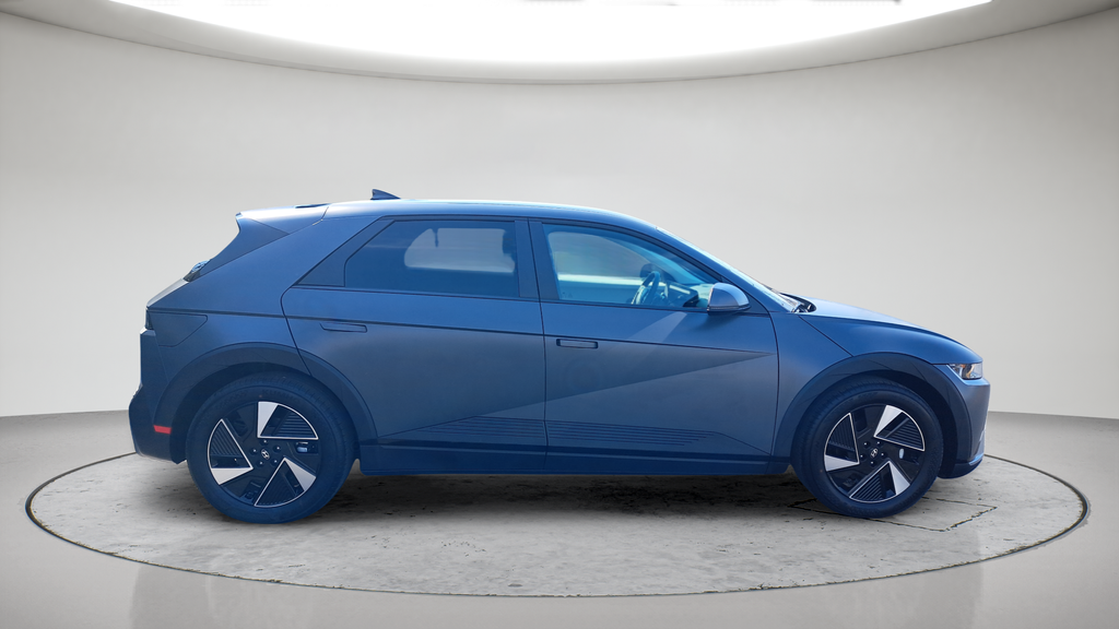 New 2026 Gray Hyundai SEL image 2