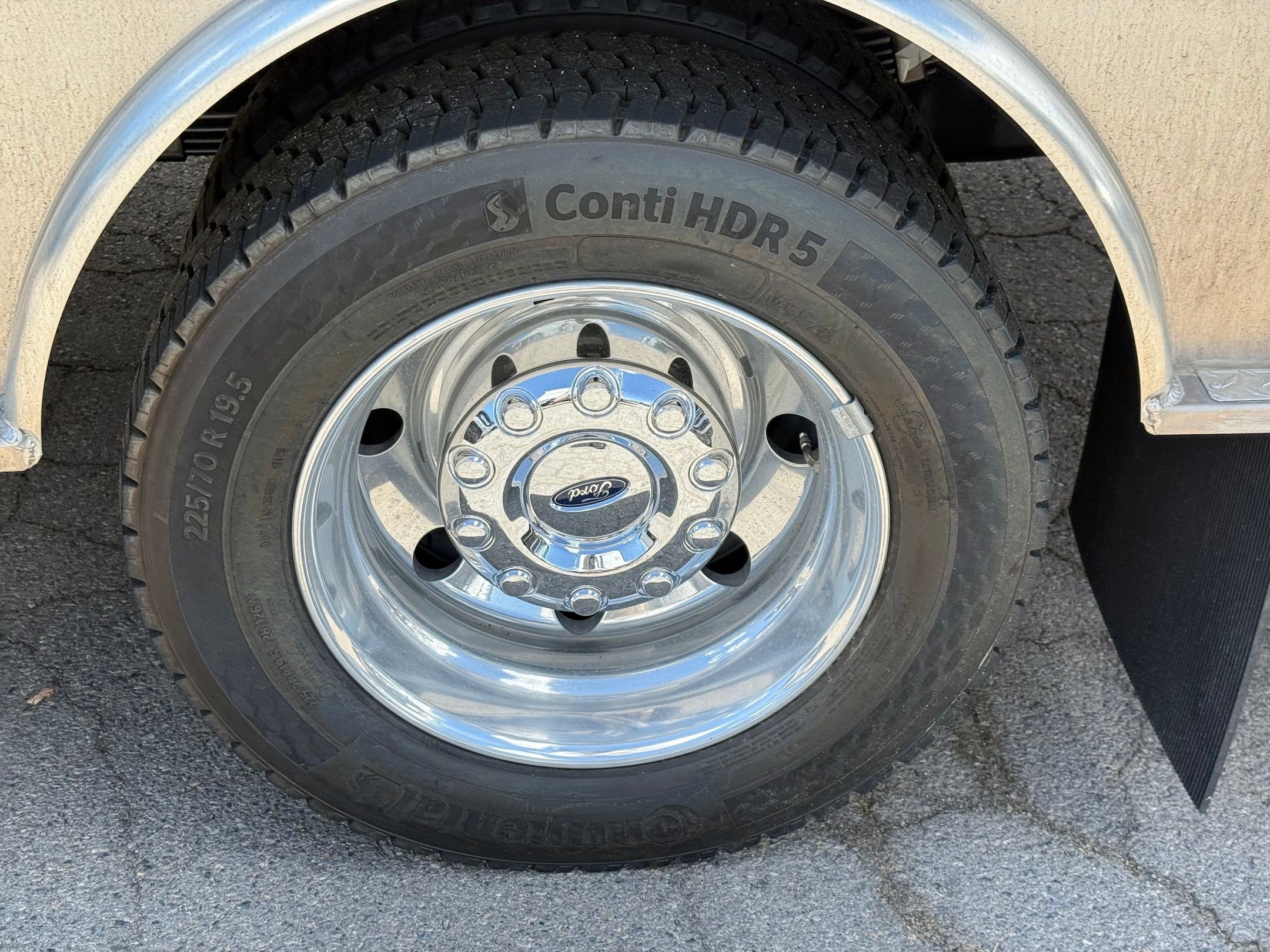 2025 Ford F-550 Super Duty Chassis Cab XLT - Photo 14