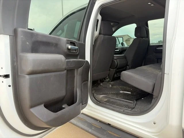 Used 2021 Summit White Chevrolet Custom image 18