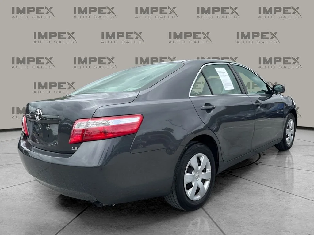 Used 2008 Gray Toyota LE image 5
