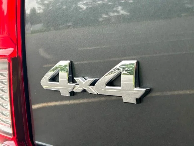 Used 2019 Gray Toyota SR5 image 15