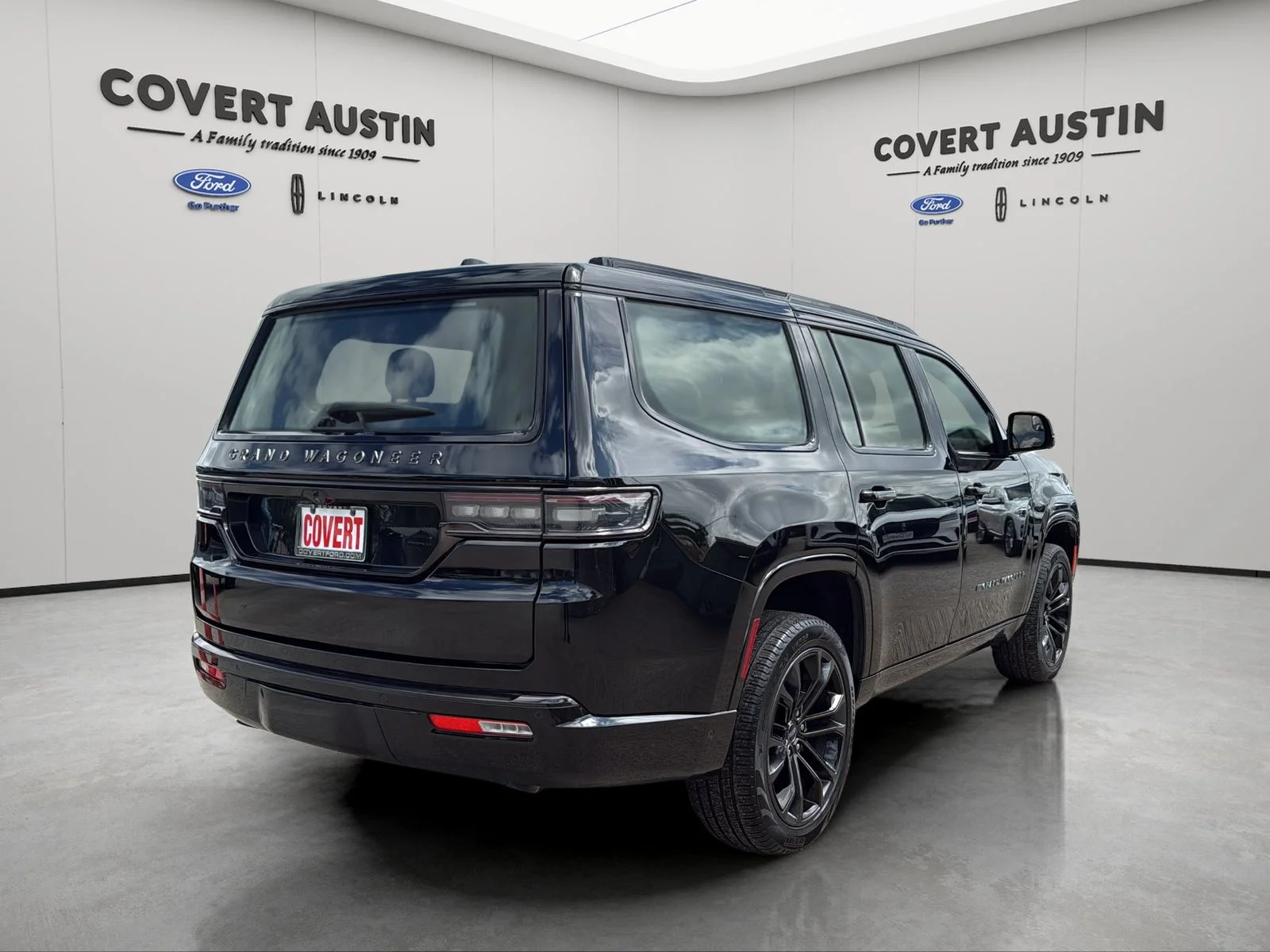 Used 2024 Black Jeep Series III image 5
