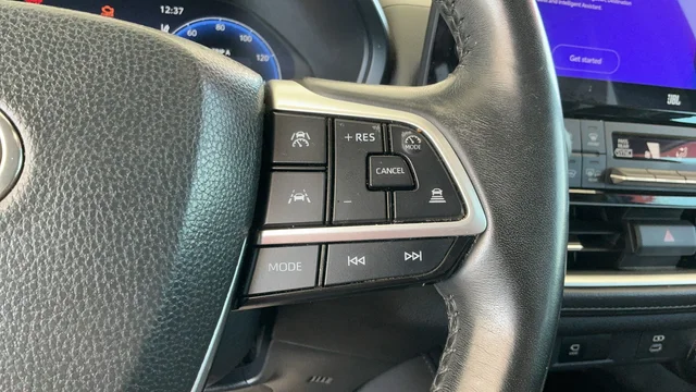 Used 2024  Toyota Limited image 13