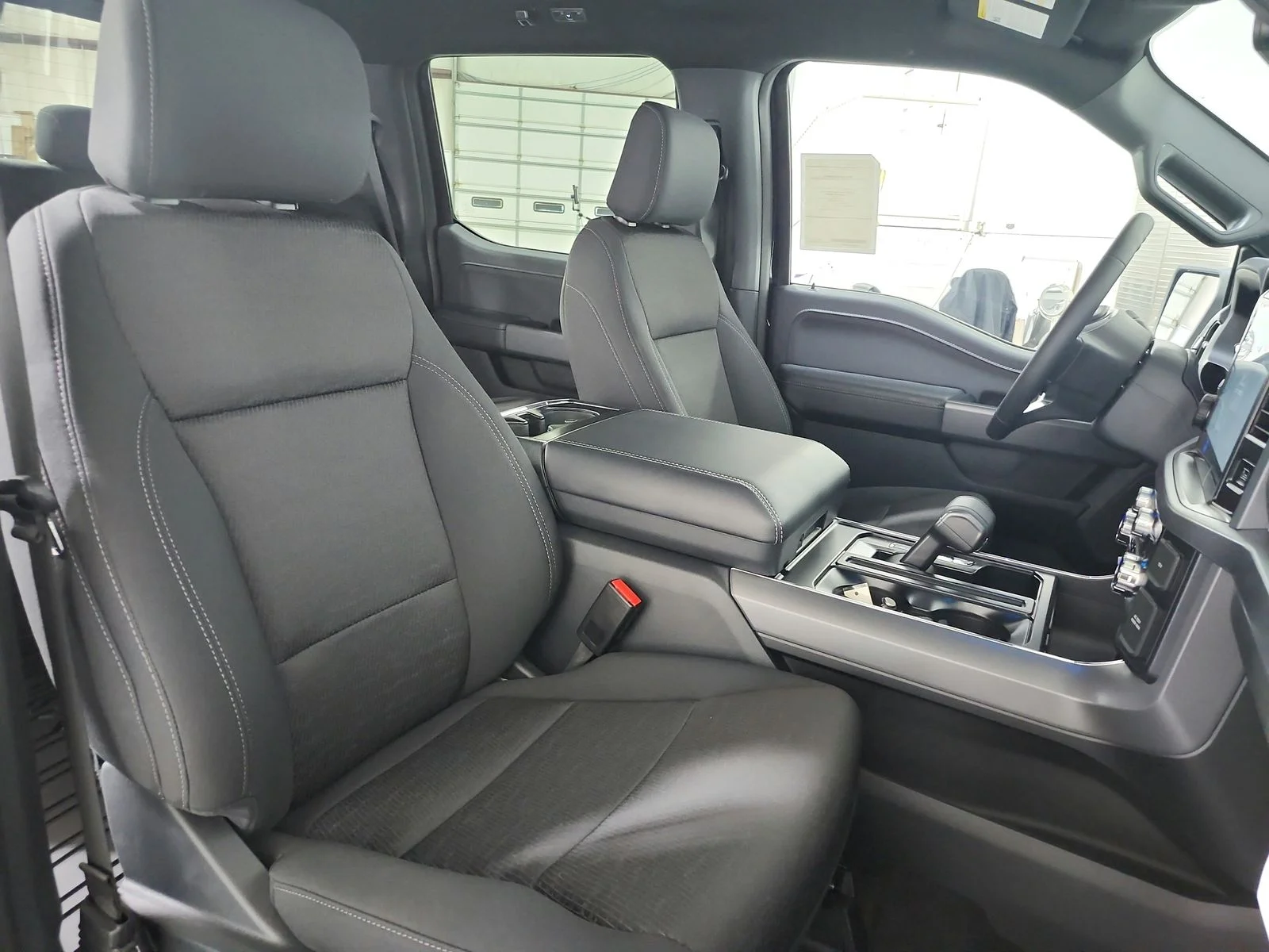New 2026 Agate Black Metallic Ford XLT image 35