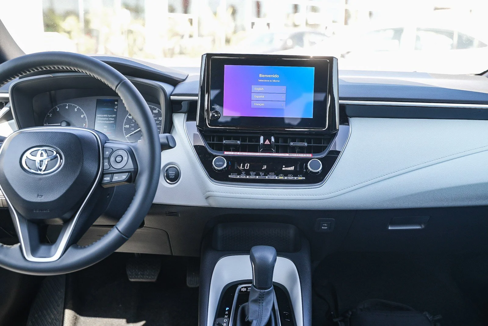 2025 Toyota Corolla SE - Photo 9