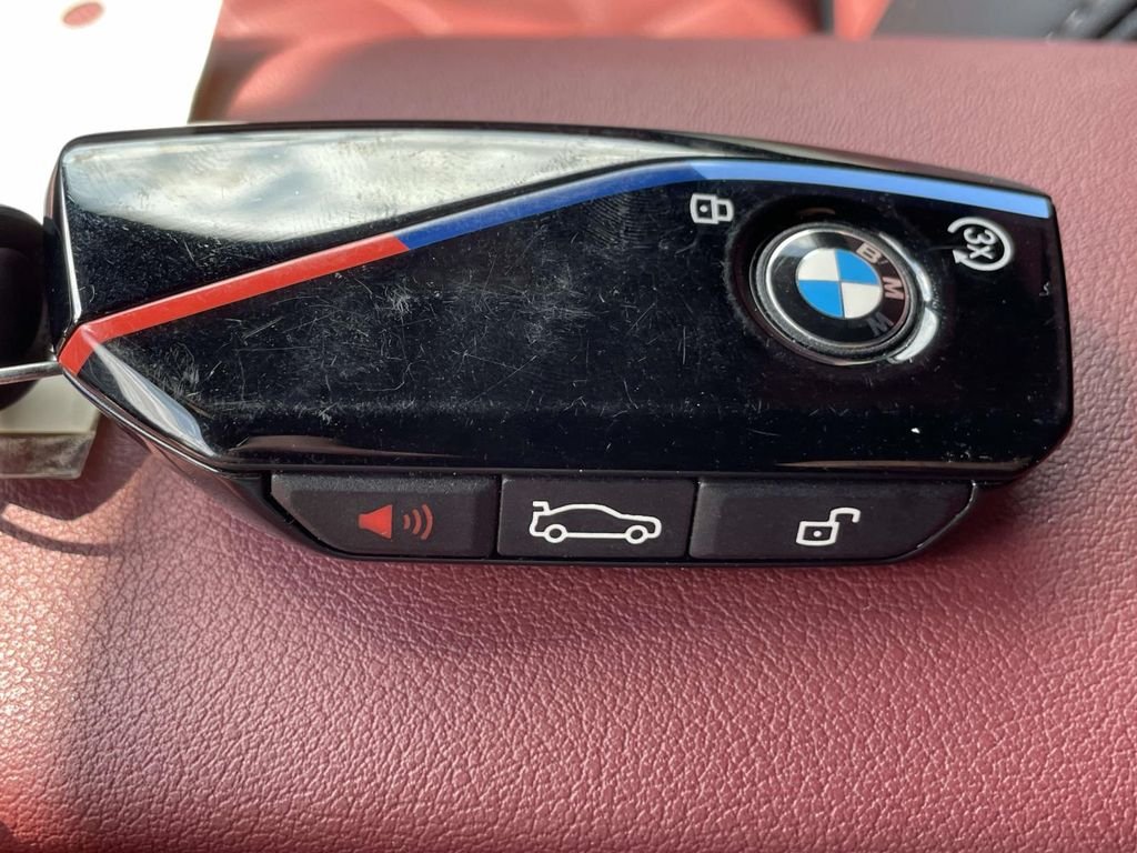 Used 2025 Blue BMW M60i image 41