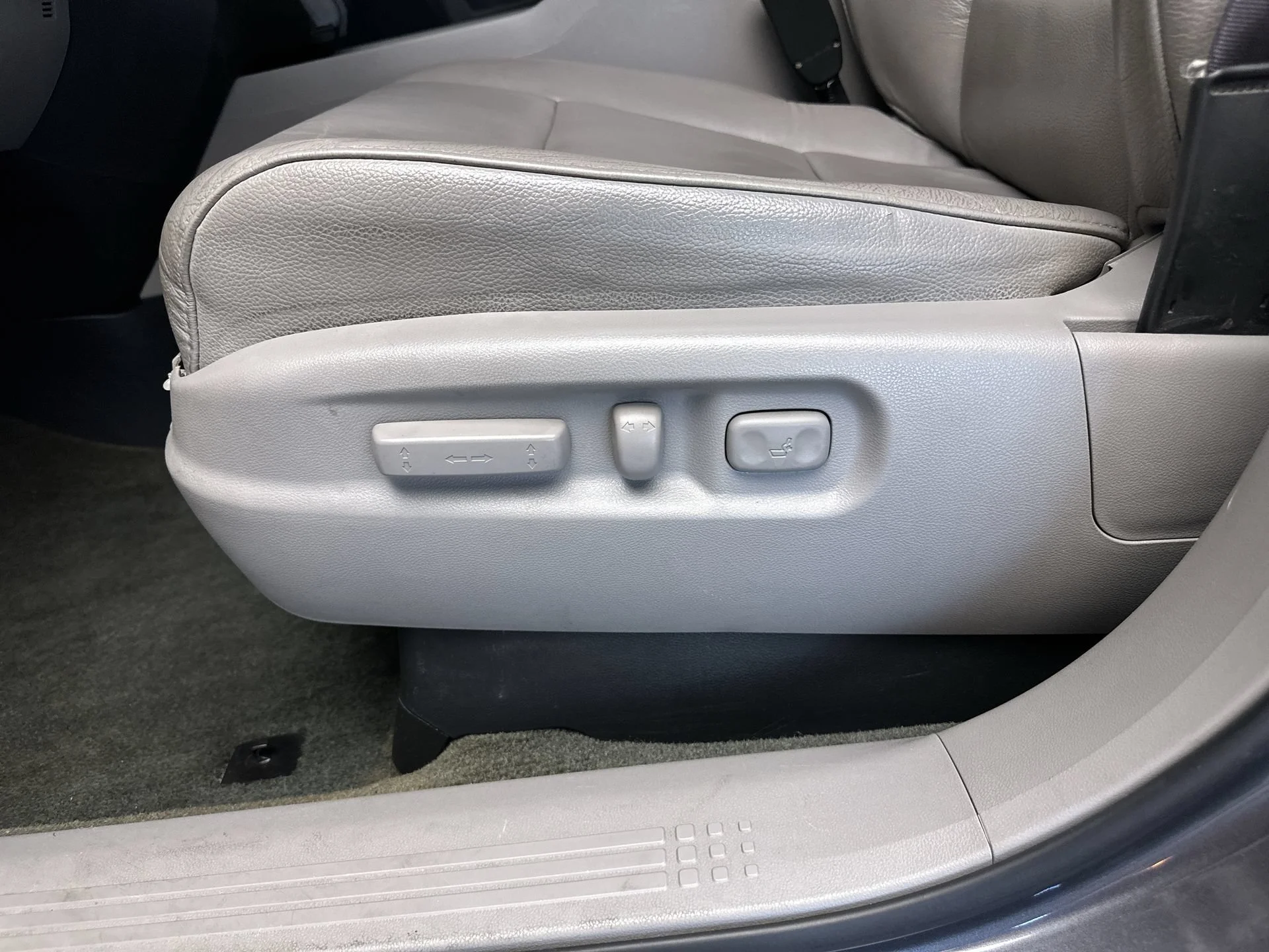 Used 2015 Modern Steel Metallic Honda EX-L image 14