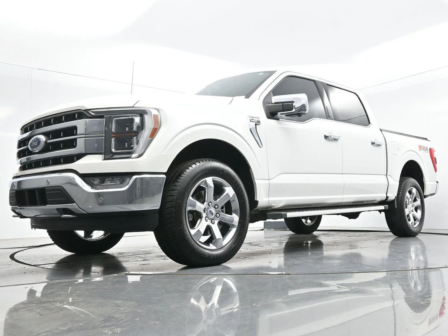 Used 2022 Star White Metallic Tri-Coat Ford LARIAT image 50