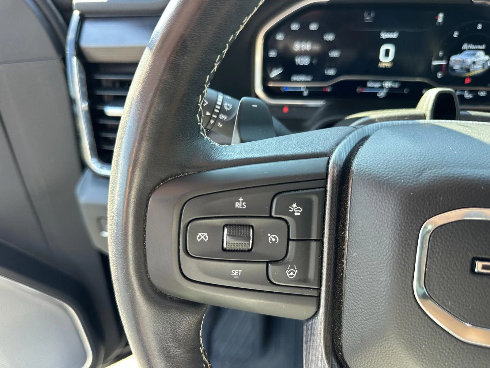 Used 2023 Onyx Black GMC Denali Ultimate image 31