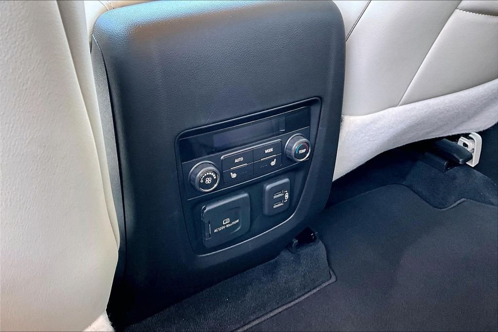 Used 2023 White Buick Premium Group image 25