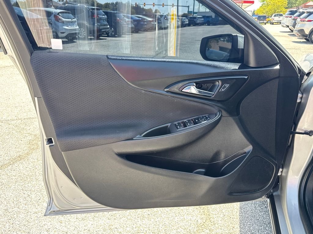 Used 2019 Silver Chevrolet LT image 11