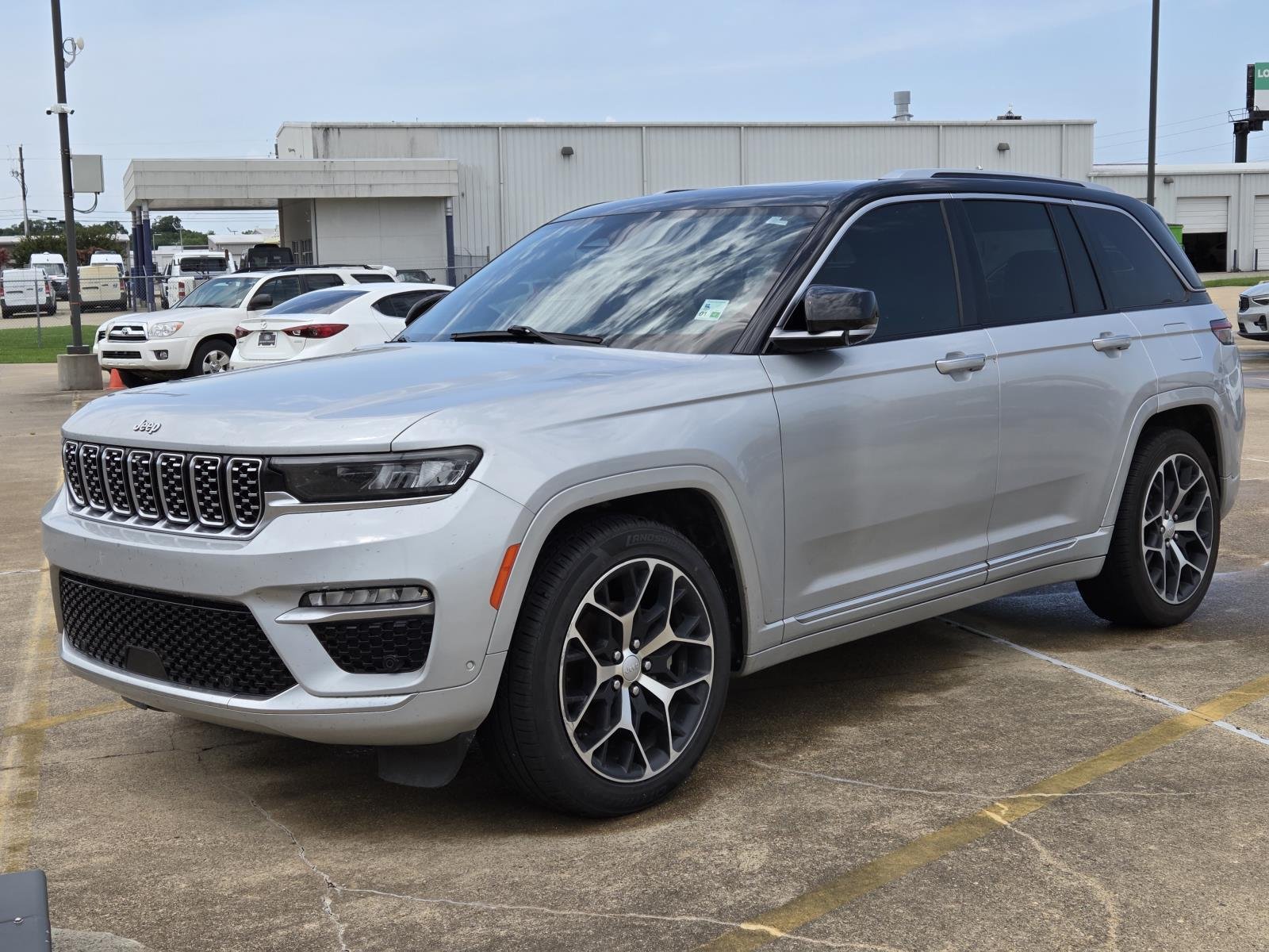 Used 2022 SILVER JEEP SUMMIT image 1
