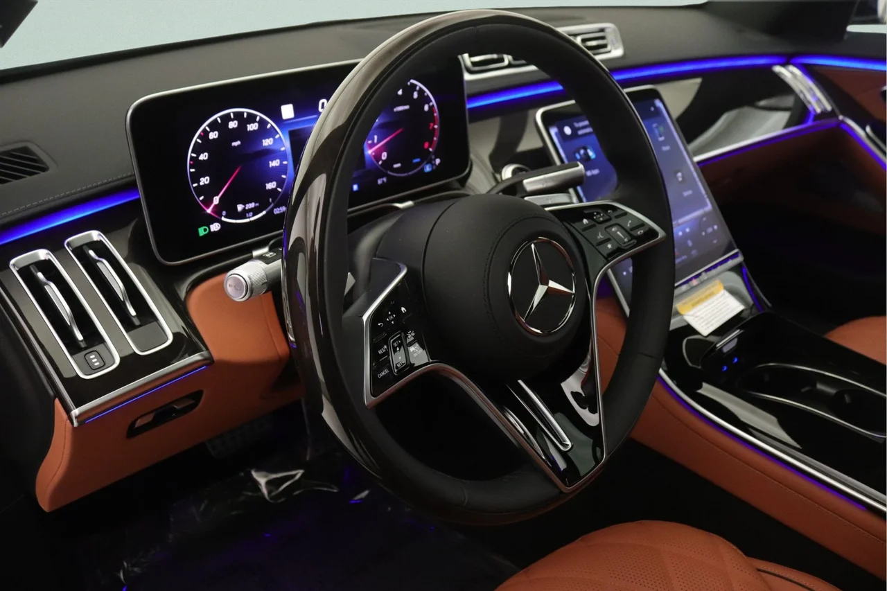 New 2026 Black Mercedes-Benz S 580 4MATIC® image 4