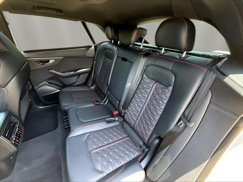 Used 2023  Audi 4.0T image 22