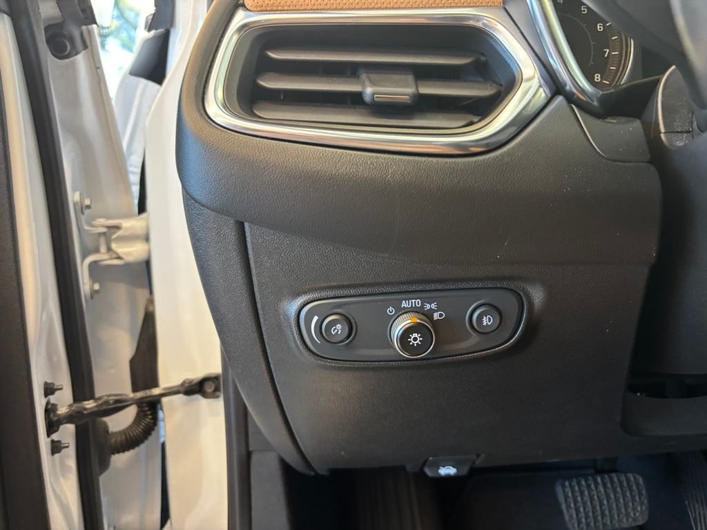 Used 2021 Summit White Chevrolet Premier image 13