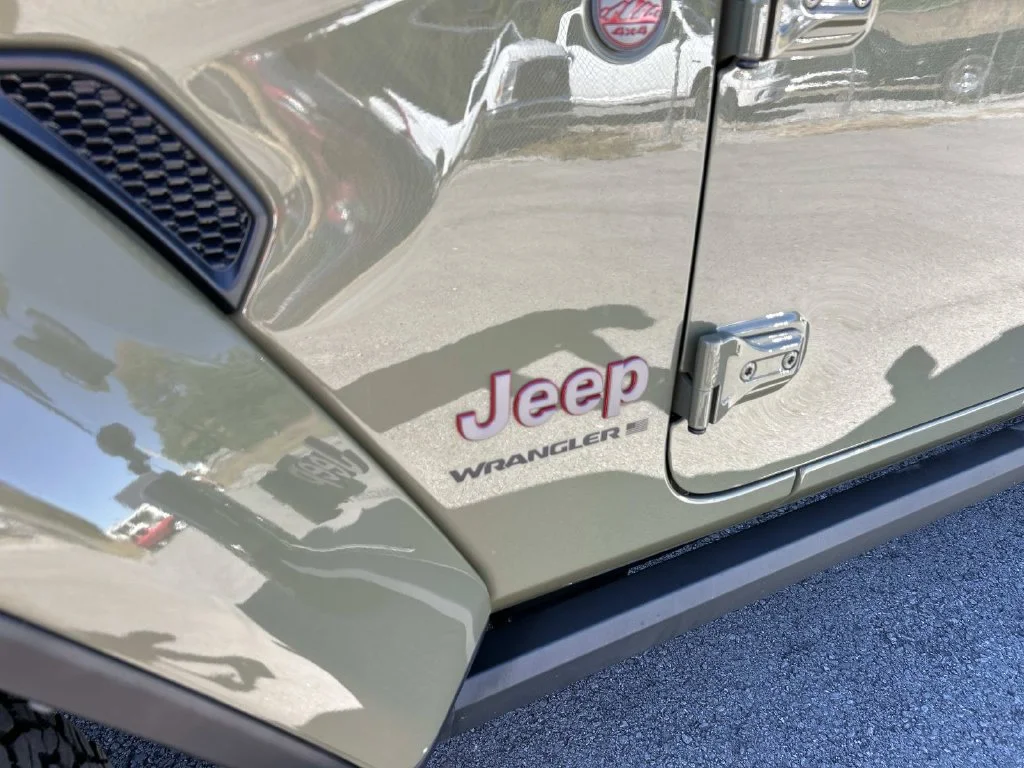Used 2025 Green Jeep Rubicon image 40
