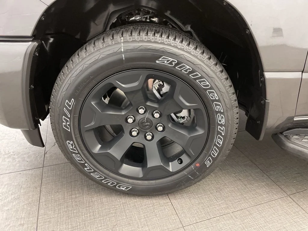 2026 RAM 1500 Express - Photo 7