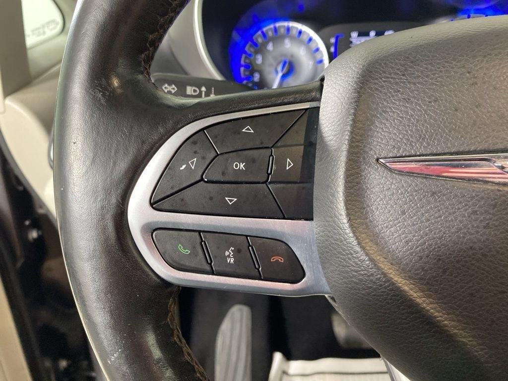 Used 2020 Crystal Metallic Chrysler Touring L image 19