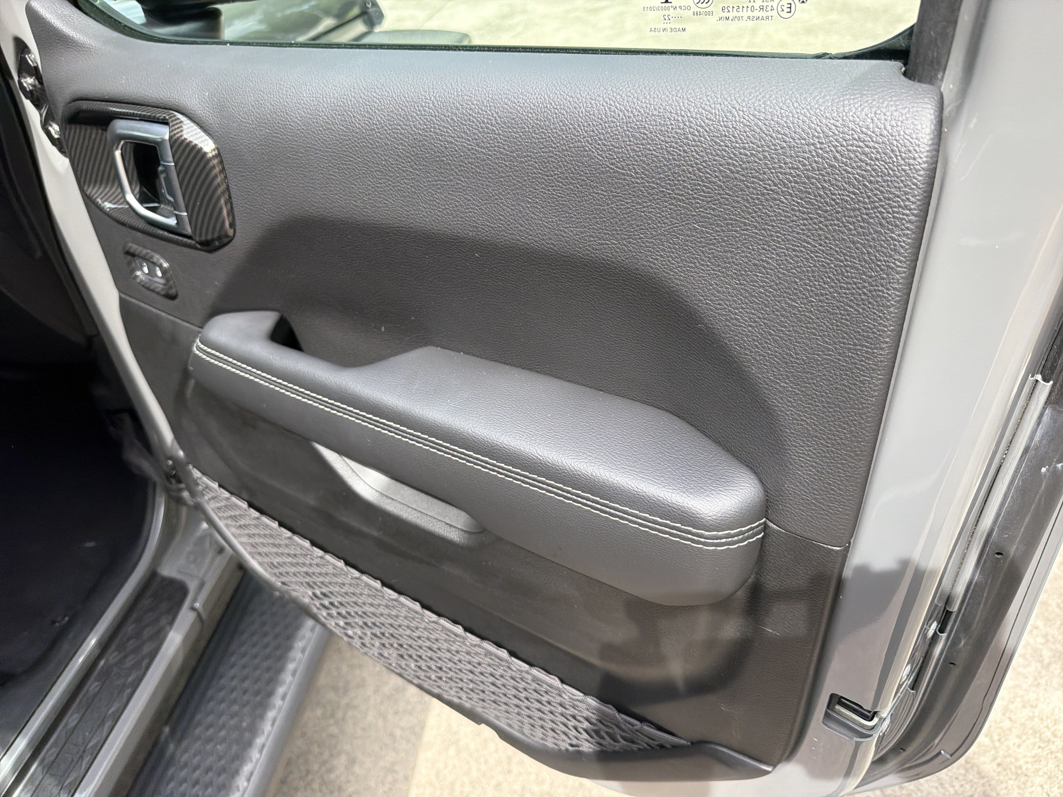Used 2022 Sting-Gray Clearcoat Jeep Overland image 12