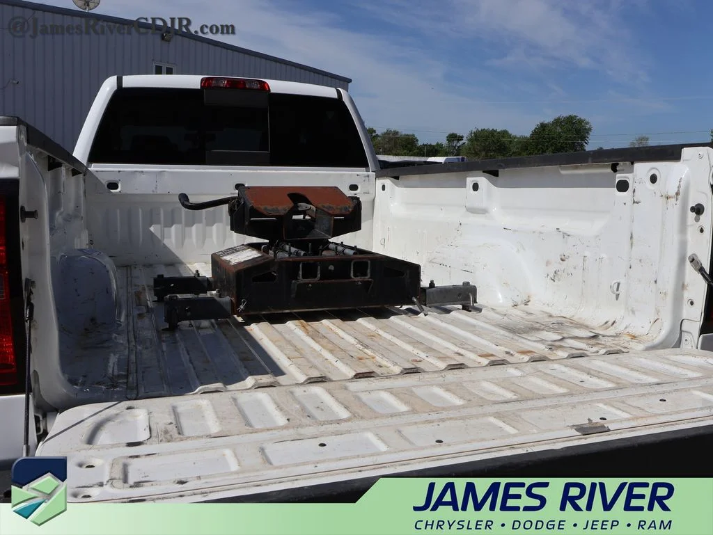 Used 2015 White Chevrolet LTZ image 15