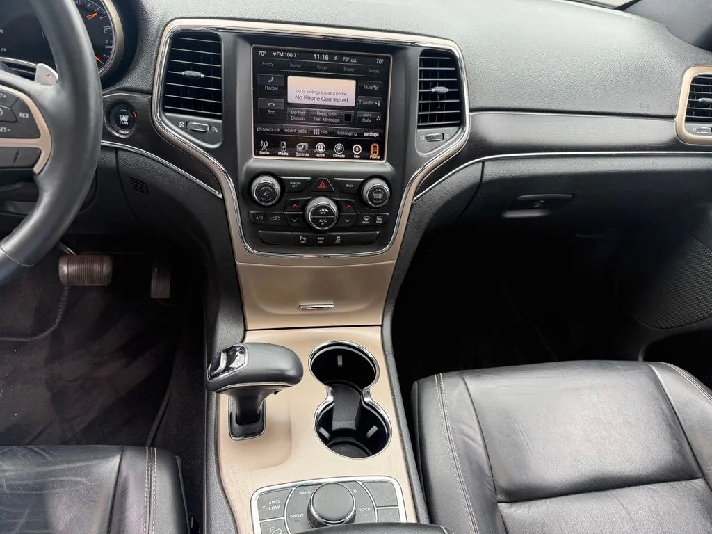 Used 2014 Silver Jeep Limited image 23
