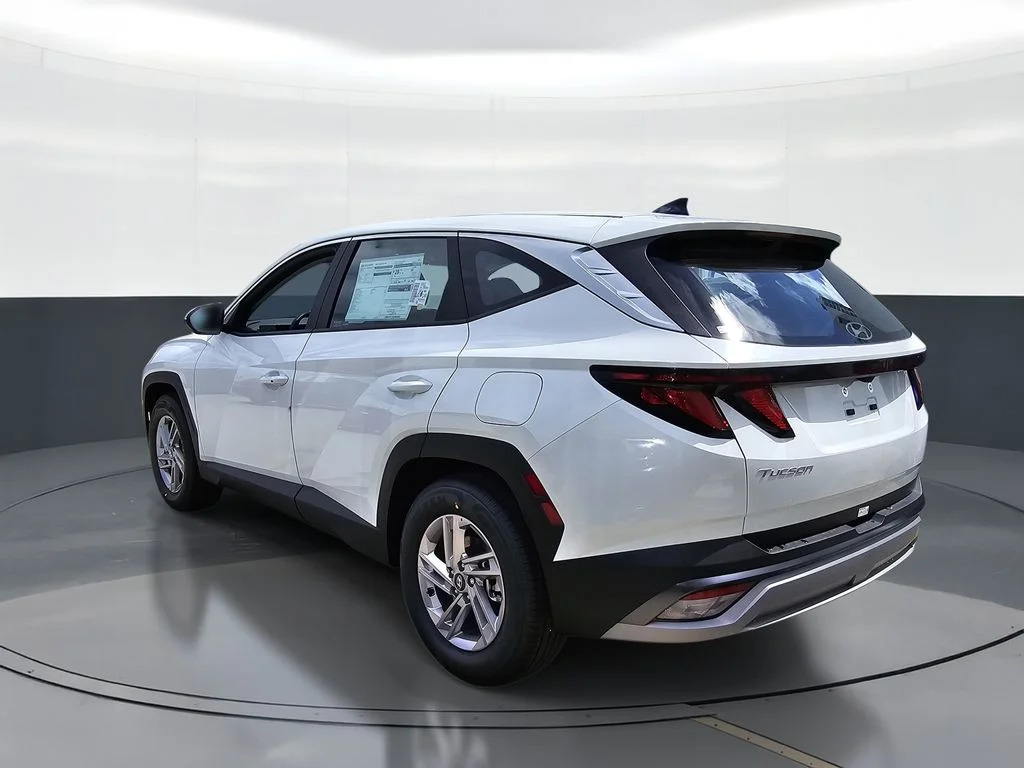 New 2026 White Hyundai SE image 4