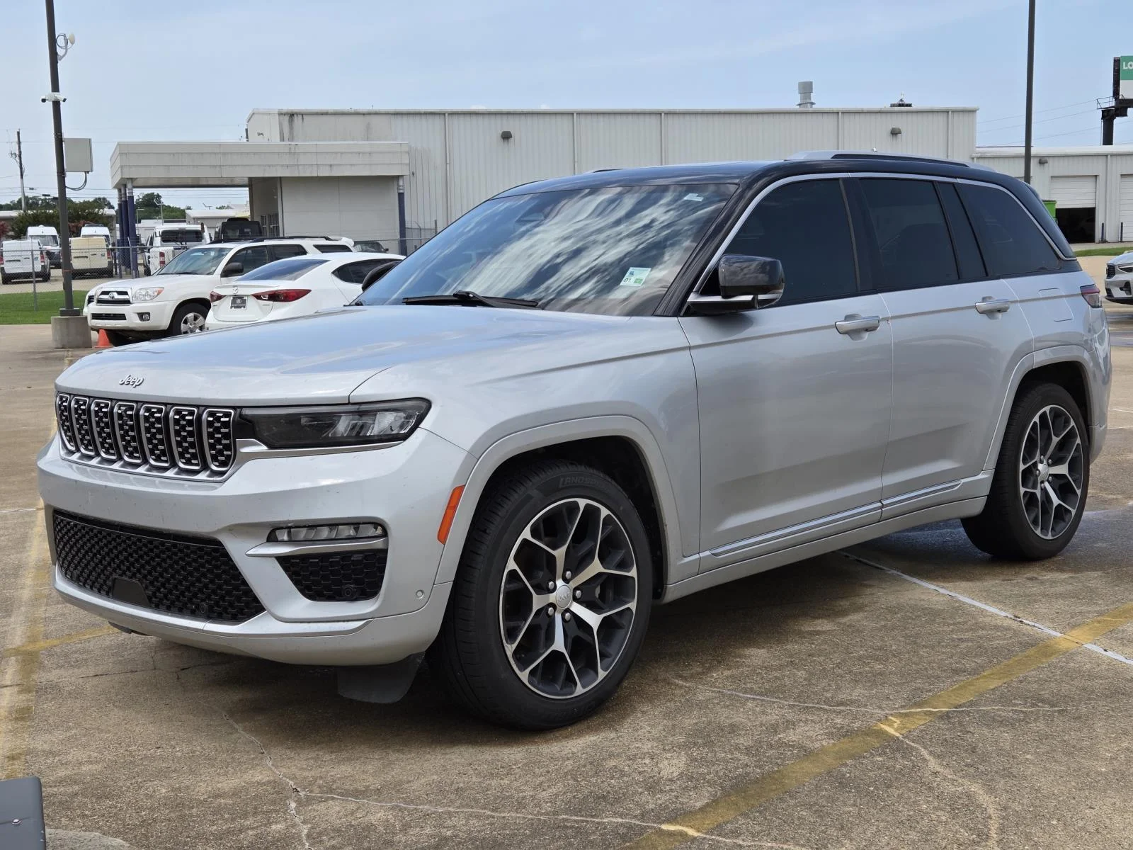 Used 2022 SILVER JEEP SUMMIT image 1