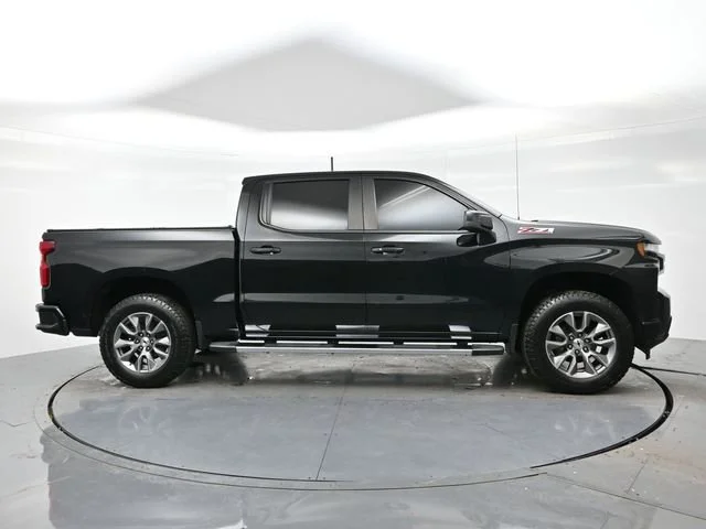 Used 2022 Mosaic Black Metallic Chevrolet RST image 8