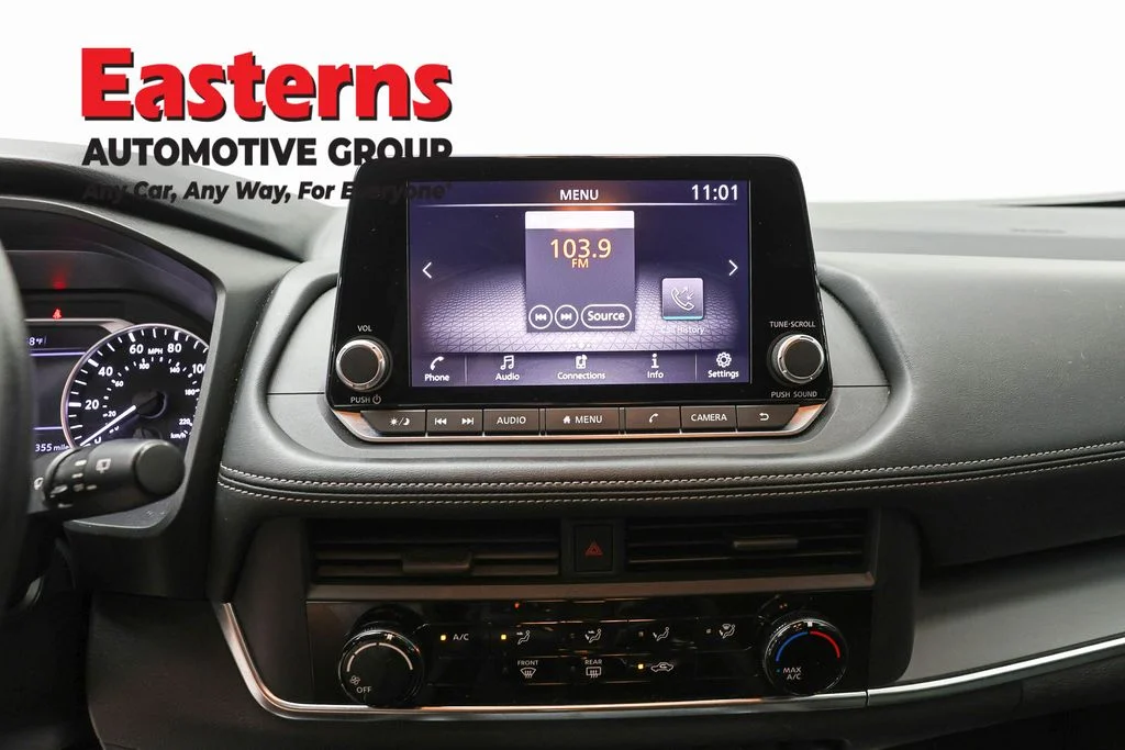 Used 2024 White Nissan S image 12