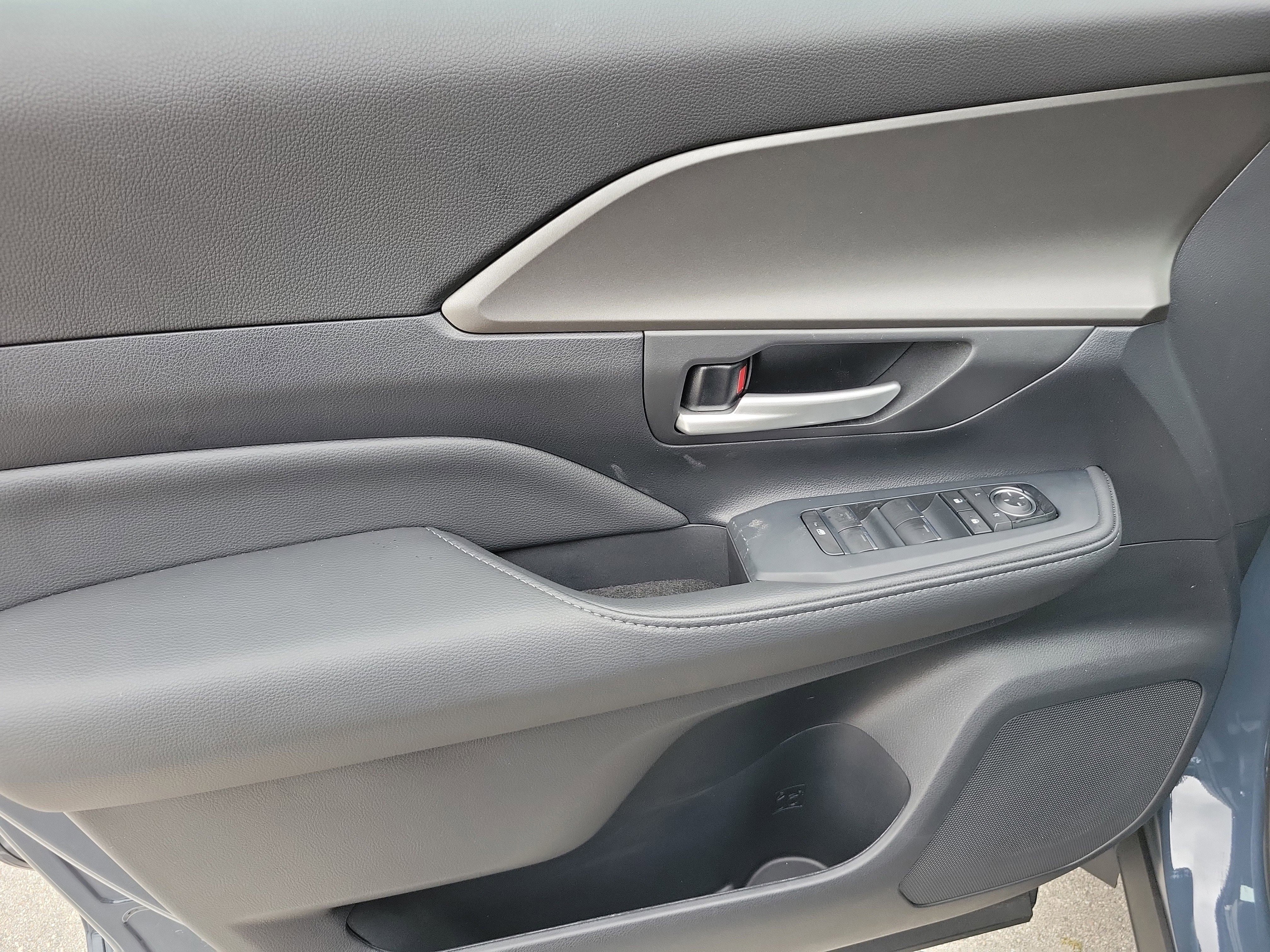 Used 2026 Cloud Toyota XLE image 24