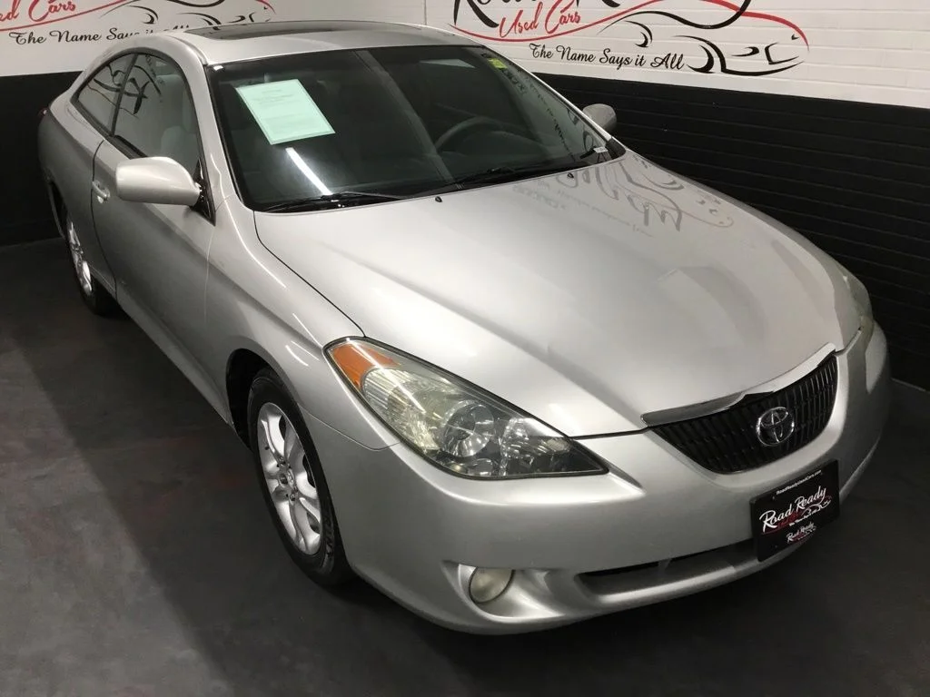 Used 2006 Beige Toyota SE image 2
