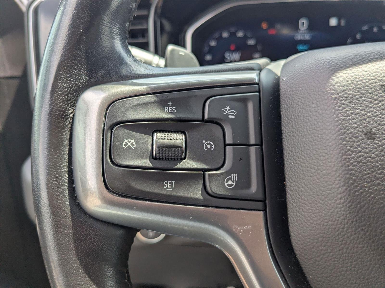 Used 2022 Summit White Chevrolet RST image 17