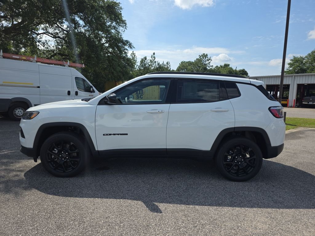 New 2026 Bright White Clear-Coat Exterior Paint Jeep Latitude image 3