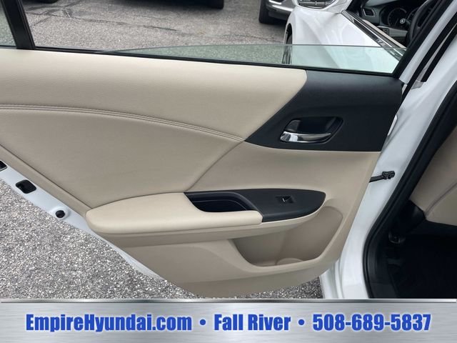Used 2016 Lunar Silver Metallic Honda EX-L image 15