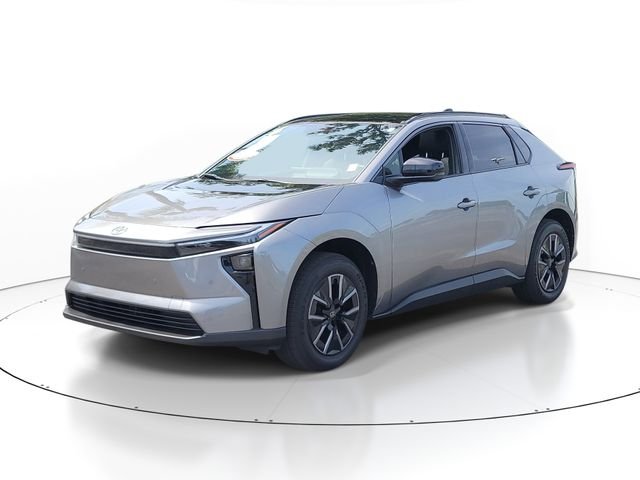 Used 2026  Toyota XLE image 2