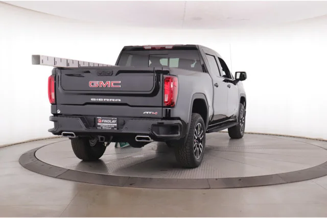 Used 2025  GMC AT4 image 10