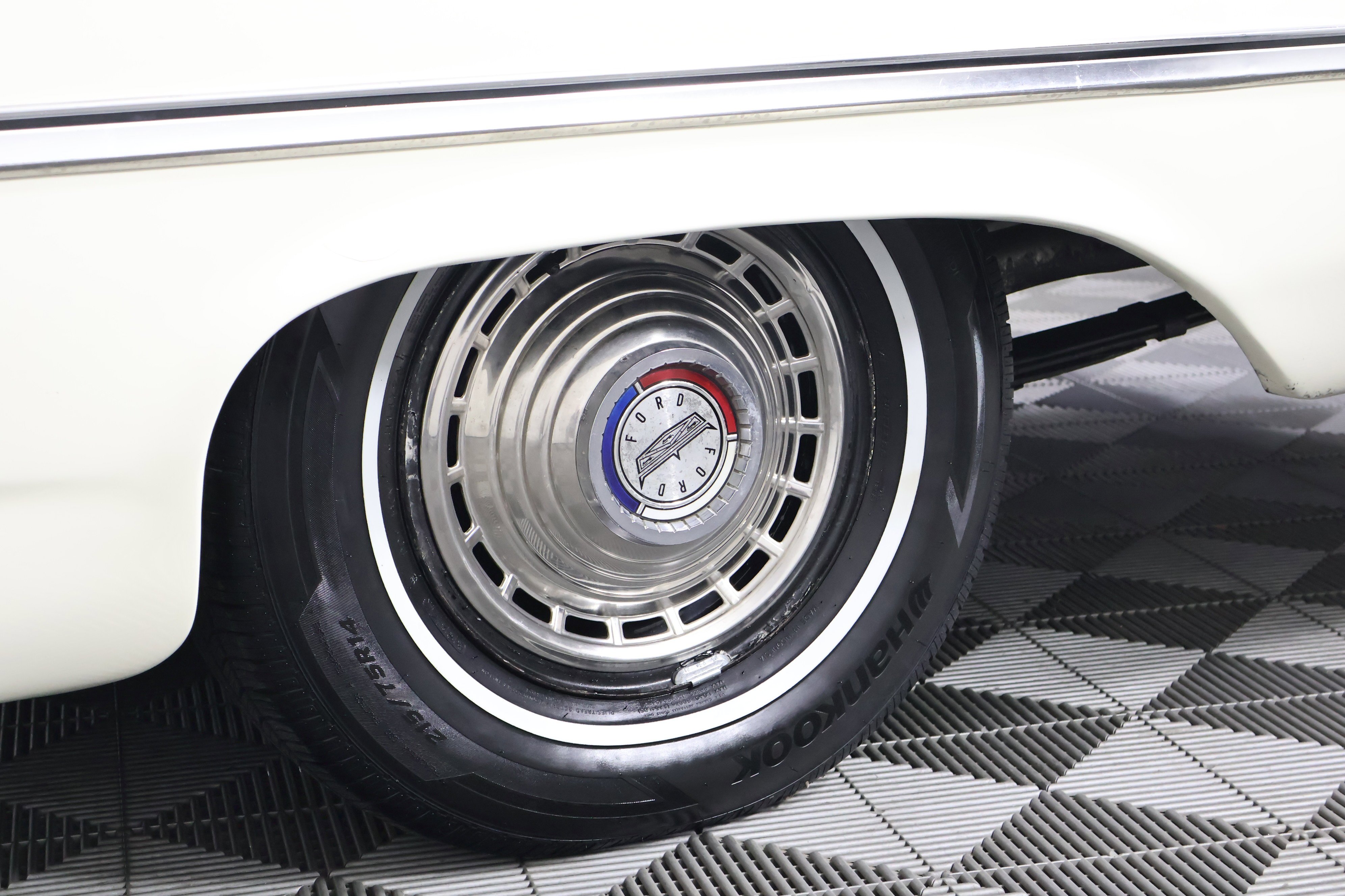 Used 1963 White Ford  image 70