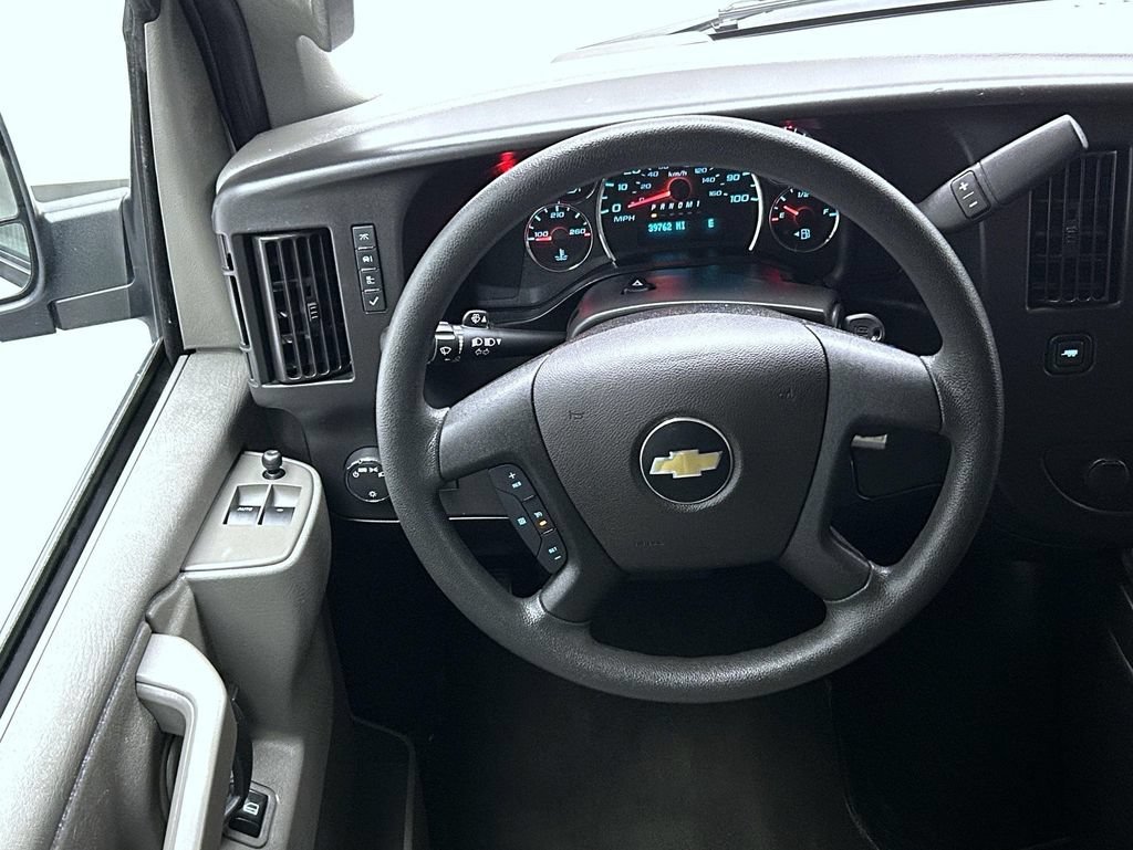 Used 2024 Summit White Chevrolet 1LT image 12