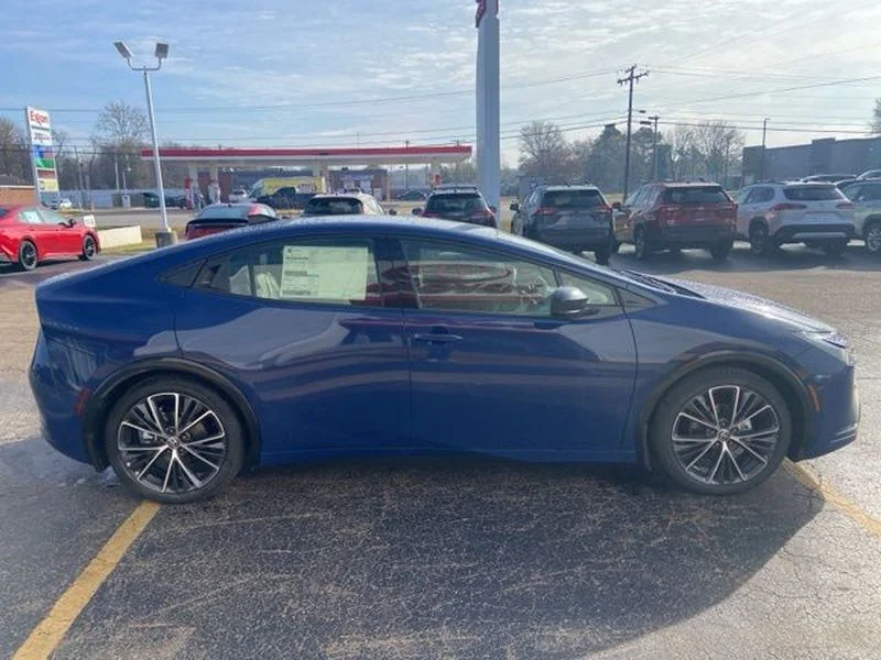 2026 Toyota Prius XLE - Photo 6