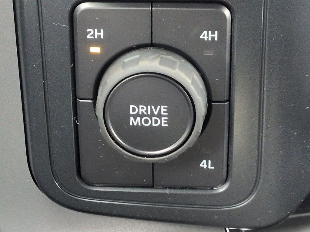 New 2026 Carbonized Gray Metallic Ford XLT image 55
