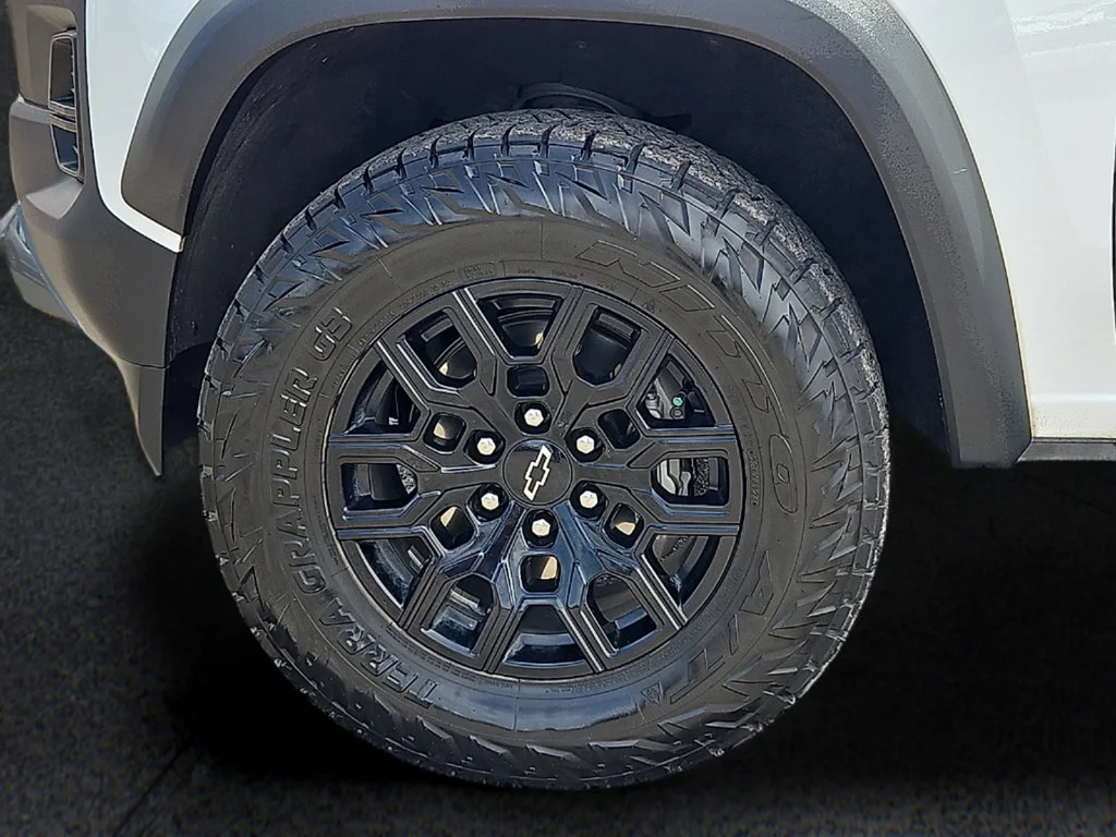 Used 2024 Summit White Chevrolet Trail Boss image 8