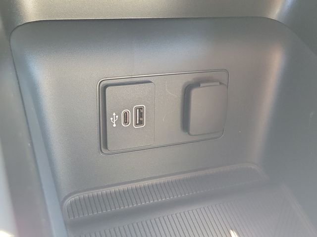 New 2026 Space White Metallic Ford Active image 11