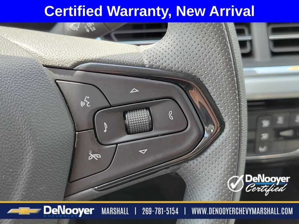 2025 Chevrolet Trax LT - Photo 14