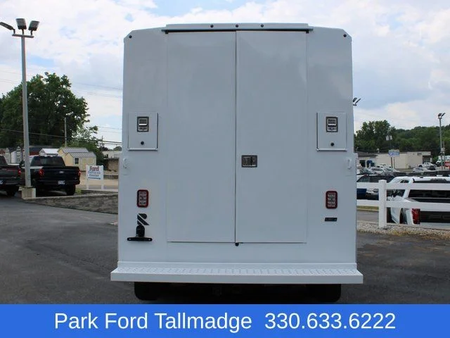 New 2026 Oxford White Ford Base image 4