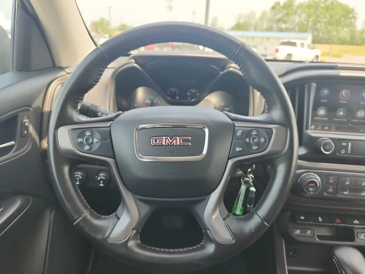 Used 2022 Satin Steel Metallic GMC AT4 - Cloth image 18