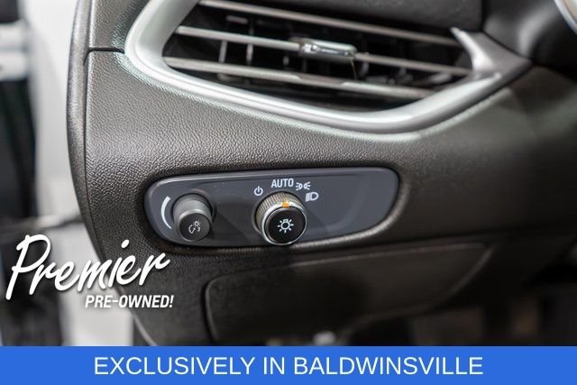 Used 2025 White Chevrolet LT image 18
