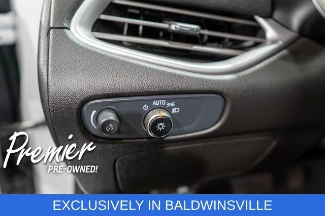 Used 2025 White Chevrolet LT image 18